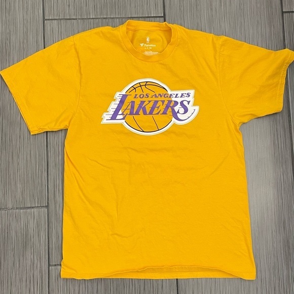 Los Angeles Lakers Lebron James #23 T-shirt size small - Picture 1 of 5